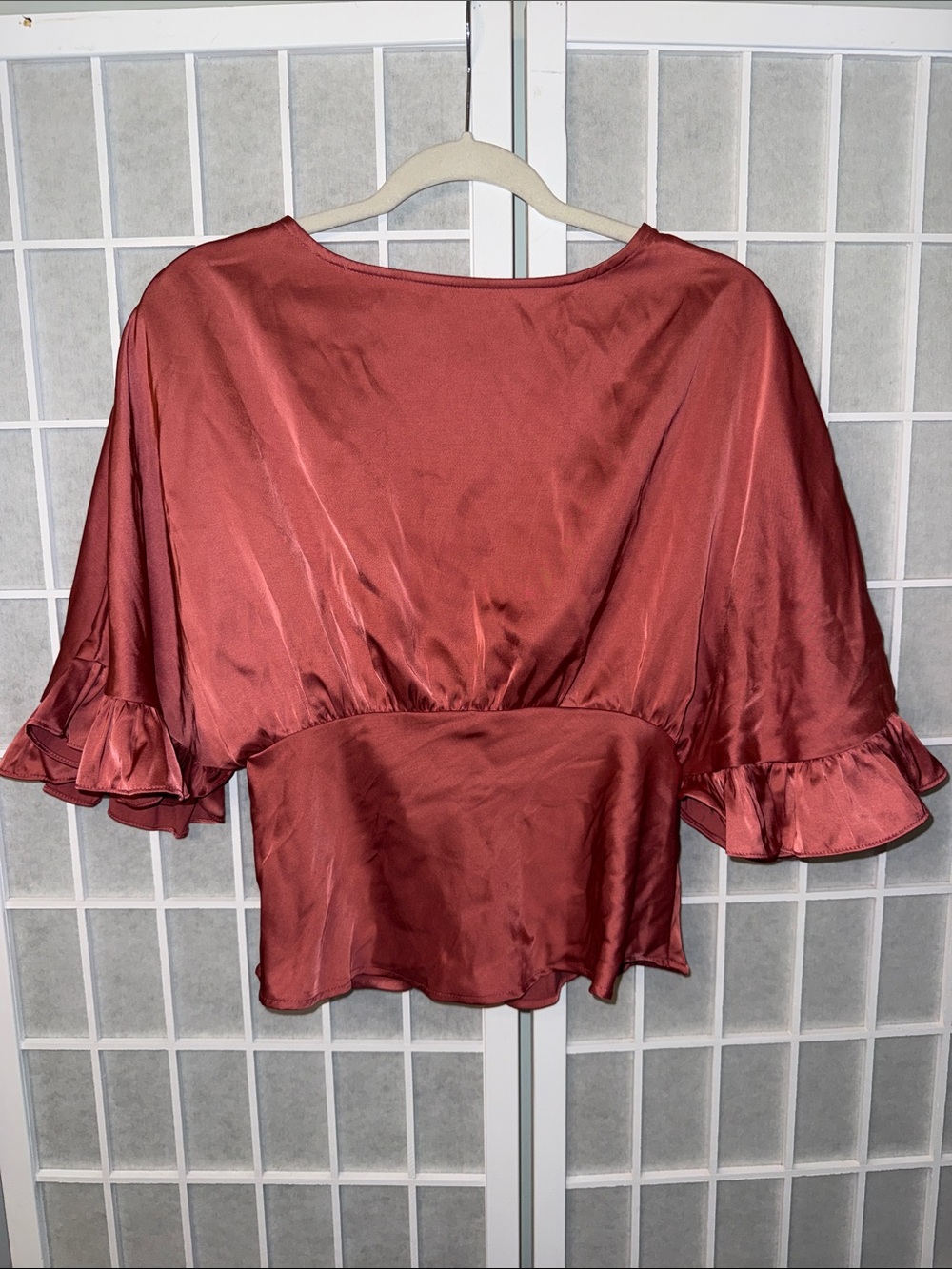 Women's Satin Flutter Sleeve Top - Mauve Size S NWT